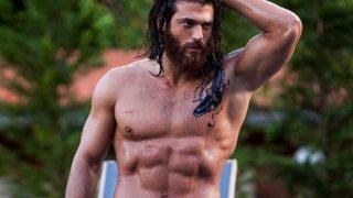 Ünü sınırları aşan Can Yaman'dan şaşırtan çıkış! ''Önce Fatih Terim sonra ben!''