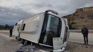 GÜNCELLEME - Denizli'de devrilen midibüsteki 16 kişi yaralandı