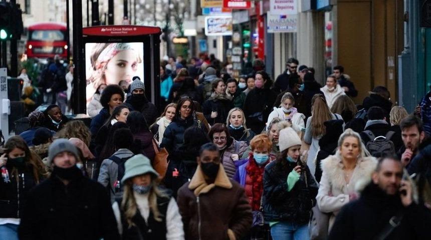 Covid: Bilim insanlarına g&ouml;re, Ocak ayında İngiltere Omicron'a bağlı yeni bir dalgayla karşı karşıya