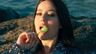 Barbaroslar: Akdeniz'in Kılıcı'nın Isabel'i Pelin Akil göğüs dekoltesiyle Instagram'ı salladı!