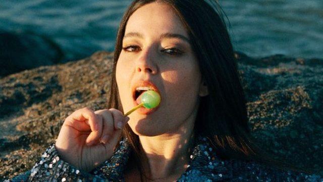 Barbaroslar: Akdeniz'in Kılıcı'nın Isabel'i Pelin Akil göğüs dekoltesiyle Instagram'ı salladı!