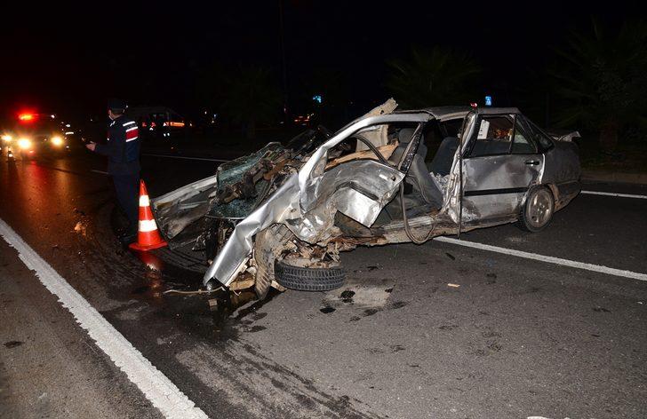Antalya'da iki otomobil çarpıştı bir kişi öldü G2