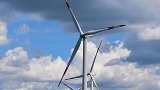 Bakan Dönmez duyurdu! Rüzgar enerjisinde üretim rekoru