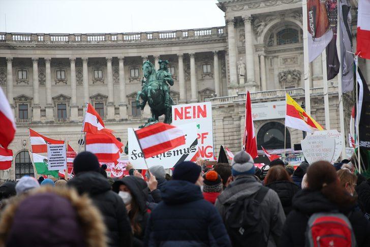 44 bin kişi sokağa indi! Koronavirüs kısıtlamalarını protesto ettiler G4