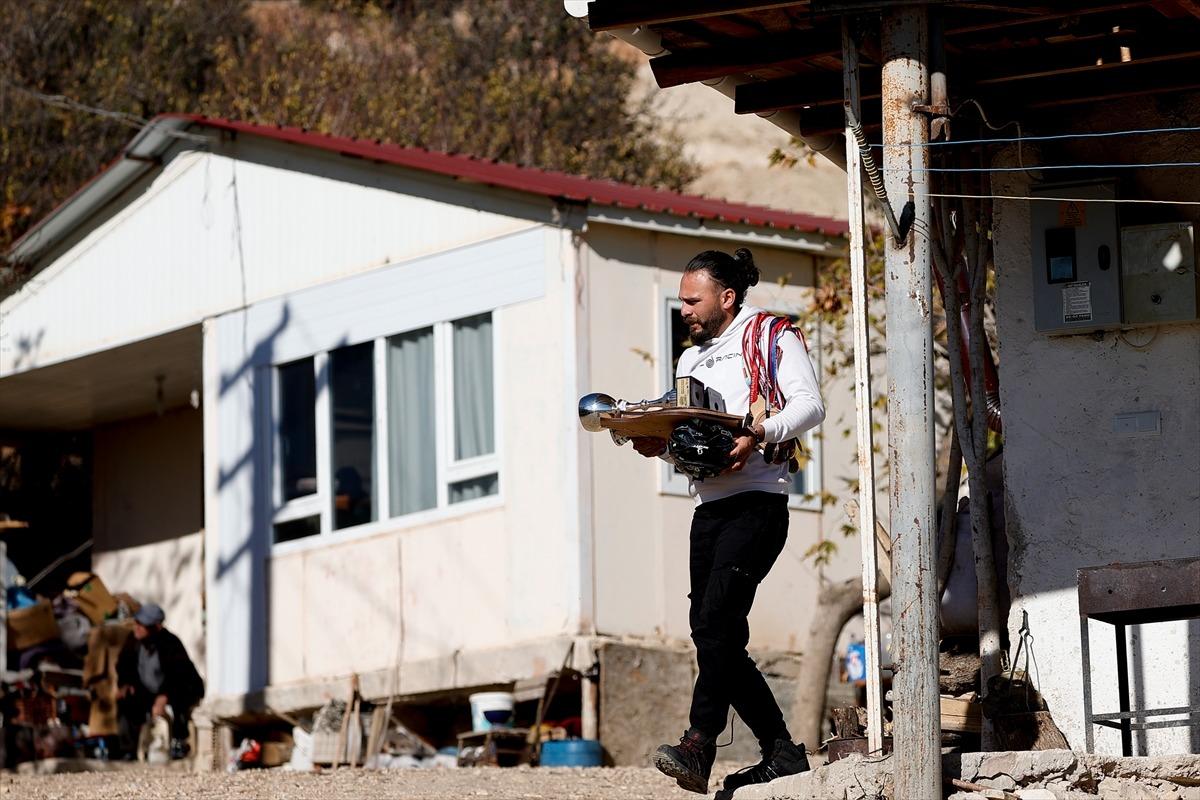 Şampiyon sporcu yerleştiği yaylanın "Bisikletli sosyete &ccedil;oban"ı oldu