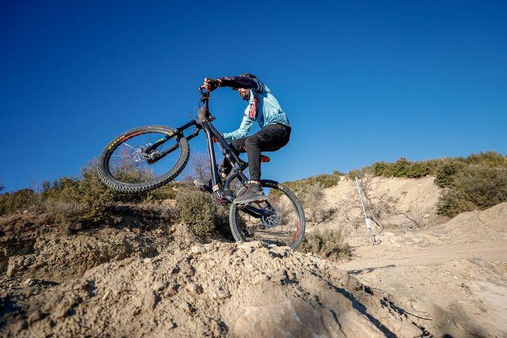 Şampiyon sporcu yerleştiği yaylanın "Bisikletli sosyete çoban"ı oldu G5