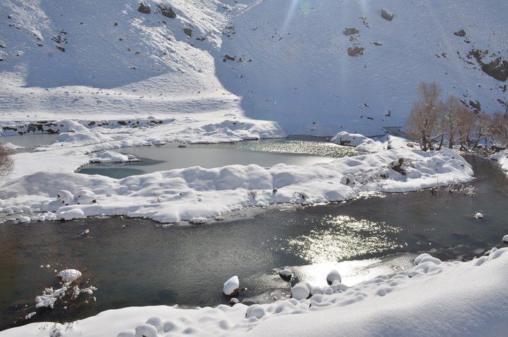 Dereler dondu! Sıcaklık eksi 21 dereceyi gördü G4