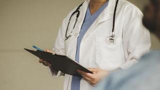 Sağlık çalışanlarını ilgilendiriyor! Özlük haklarına ilişkin maddeler tekliften çıkarıldı