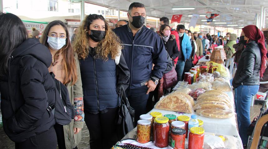 Muğla'da tarhana kuyruğunu yağmur bile engelleyemedi! Duyan akın etti