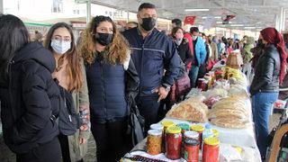 Muğla'da tarhana kuyruğunu yağmur bile engelleyemedi! Duyan akın etti