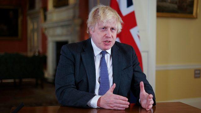 Covid: Boris Johnson 'Omicron dalgası geliyor' dedi, ay sonuna kadar tüm yetişkinlere üçüncü doz aşı sunulacak