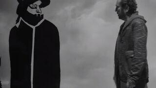 Halil Sezai'nin klibindeki 'şapkalı şeytan figürü' gündemde! Darp ettiği Hüseyin Meriç mi?