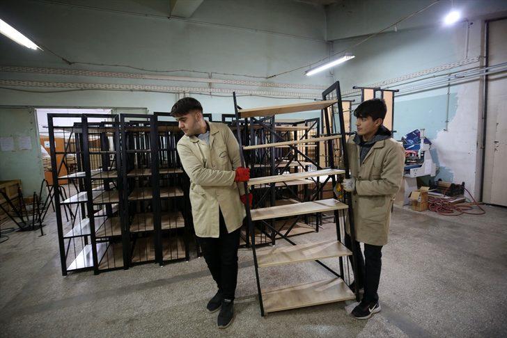 Muş'ta meslek lisesi öğrencileri 177 okula kütüphane yaptı G1