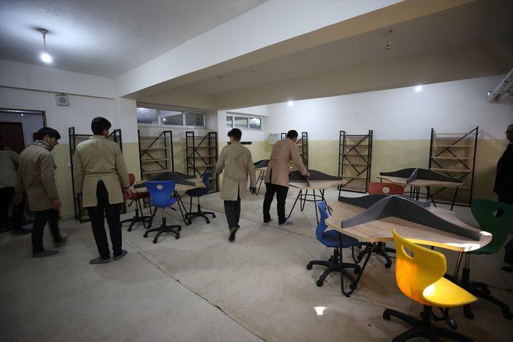 Muş'ta meslek lisesi öğrencileri 177 okula kütüphane yaptı G4