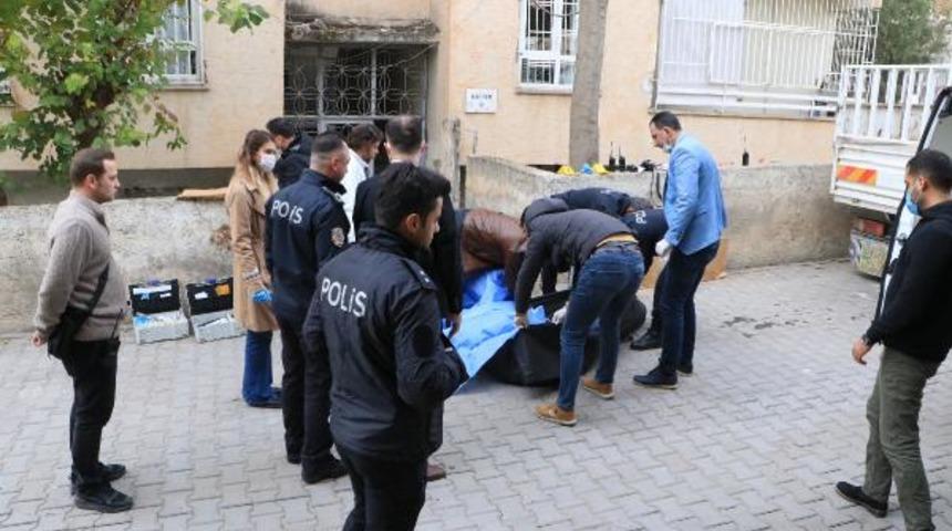 Kan donduran vahşet! Evlilik teklifini reddeden genç kızı sokak ortasında bıçaklayarak katletti