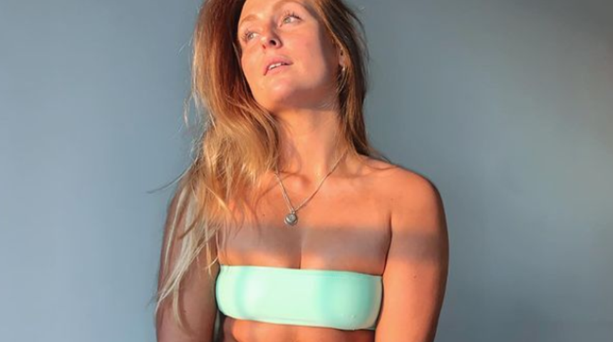 Sosyal medya fenomeni Sopjie Lait, hayranlarına fazla kiloların sorun olmadığını gösterdi! Pozları tepki çekti