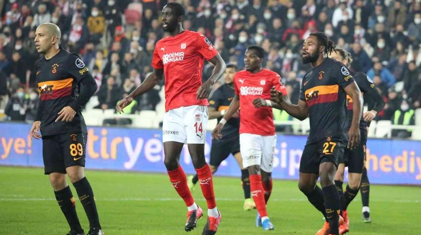 Son dakika : Galatasaray, Sivasspor'a boyun eğdi!