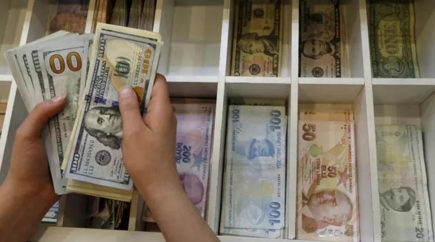 Merkez Bankası'nın m&uuml;dahalesine rağmen dolar y&uuml;kseliyor: 'T&uuml;rkiye, parasal egemenliğini yitirme tehlikesiyle karşı karşıya'