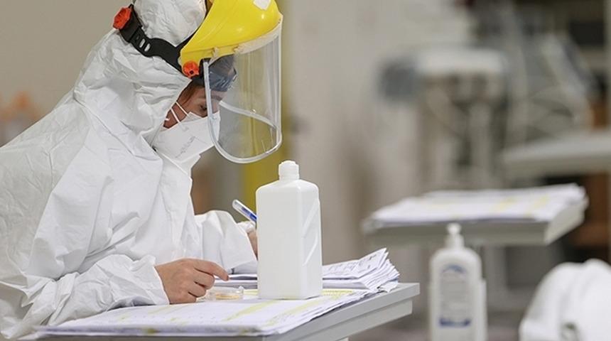 Omicron 48 saat içerisinde Londra’da baskın mutasyon olabilir