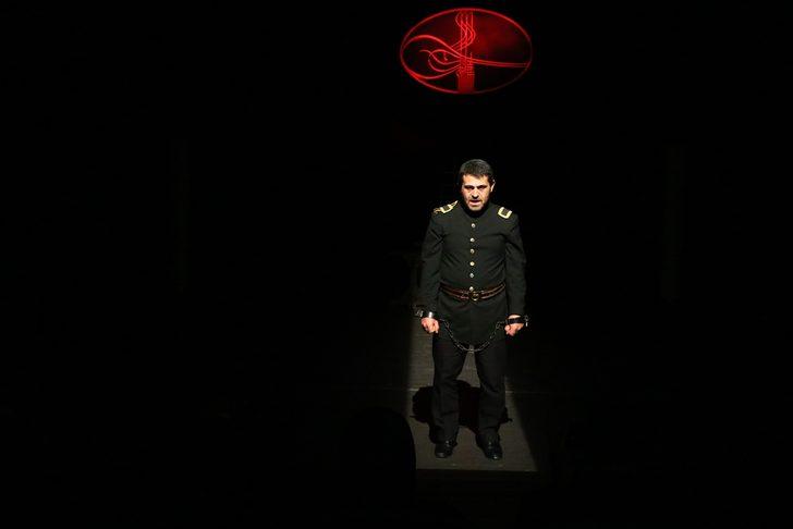 Fahreddin Paşa'nın direnişini anlatan "Kumandan" oyunu Tekirdağ'da tiyatroseverlerle buluştu