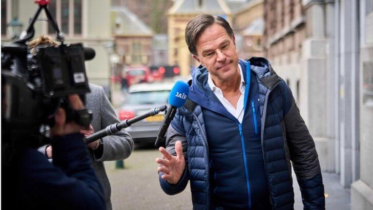 Hollanda'da seçimlerden dokuz ay sonra koalisyon hükümeti için anlaşma sağlandı