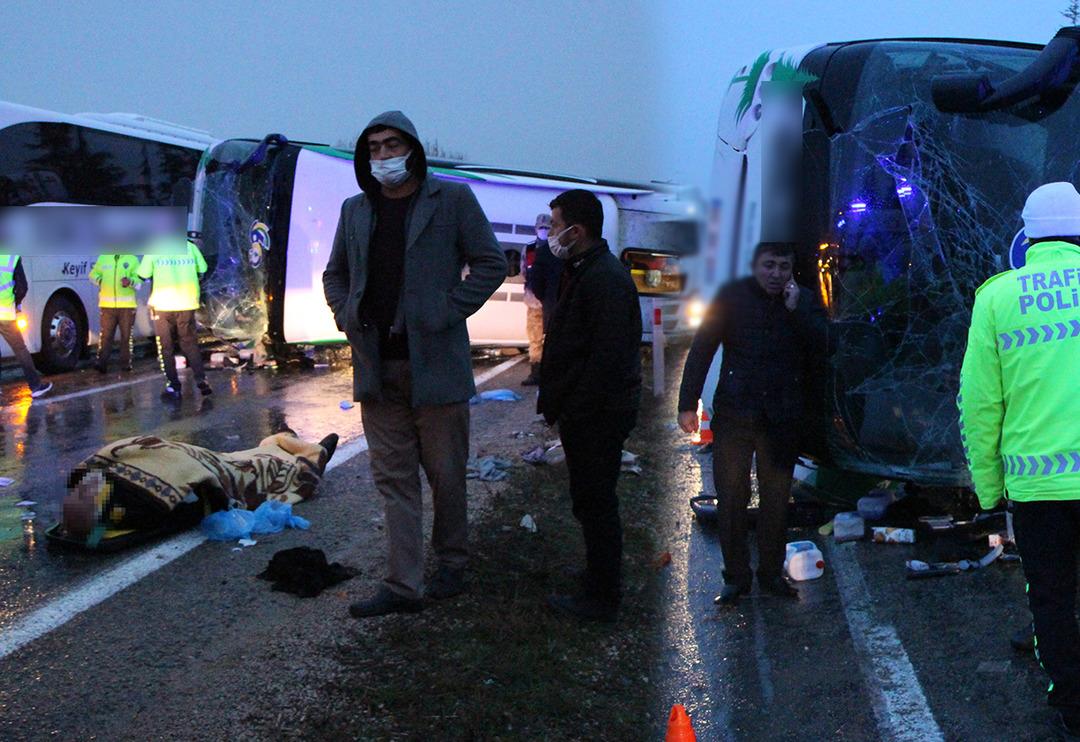 Son Dakika: Amasya'da yolcu otob&uuml;s&uuml; kaza yaptı! &Ouml;l&uuml; ve yaralılar var