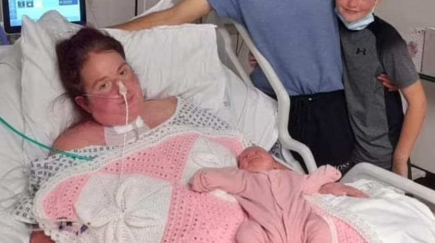 Koronavirüs kabusu! 7 hafta komada kaldı yürümeyi de yemek yemeği de yeniden öğrendi 