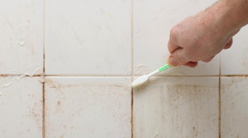 Birbirinden pratik yöntemlerle, fayans aralarını temizlemek düşündüğünüzden çok daha kolay!