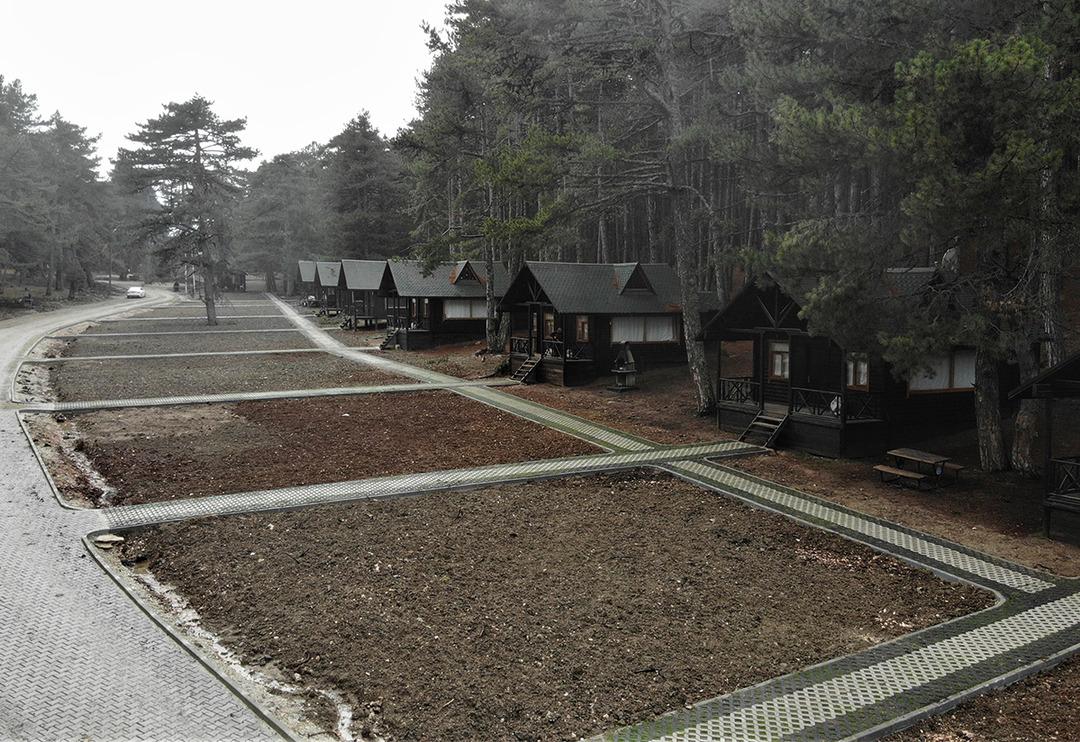 Gelebilmek i&ccedil;in aylar &ouml;ncesinden rezervasyon yaptırıyorlar! Burası ne Antalya, ne de Muğla: Tek boş oda kalmadı