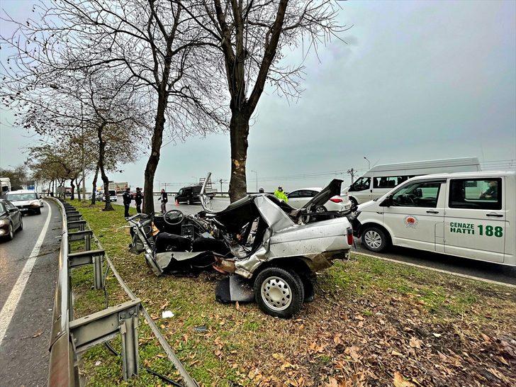GÜNCELLEME - Samsun'da otomobilin refüjdeki ağaca çarptığı kazada genç çift öldü G3