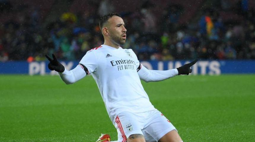 Nicolas Otamendi evinde elleri kelepçelendi sonra soyuldu