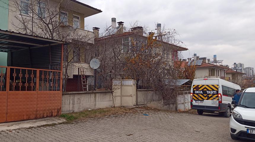 Ekipler evine girdiğinde iskelete dönmüş cesediyle karşılaştı! Tek kelimeyle korkunç