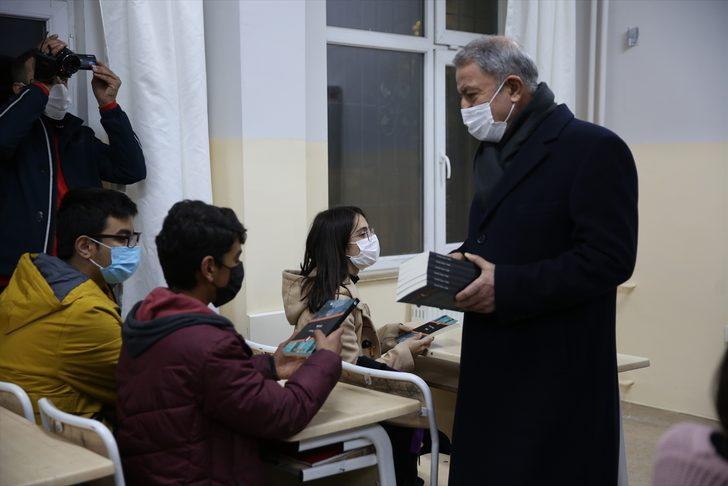 Milli Savunma Bakanı Akar: "Türkler ve Kürtler kardeştir" G2