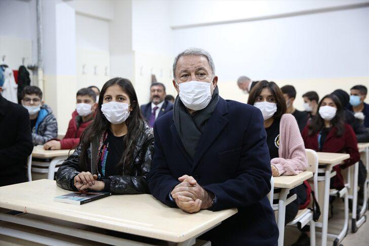 Milli Savunma Bakanı Akar: "Türkler ve Kürtler kardeştir" G3