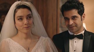 Masumlar Apartmanı 51. son bölümde Esat ile evlenen Gülben düğün sonrası evden kaçtı! Yapamadım, duramadım