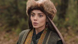 Alparslan Büyük Selçuklu'nun Karaca Hatun'u Rabia Soytürk'ün cesur pozuna beğeni yağdı!