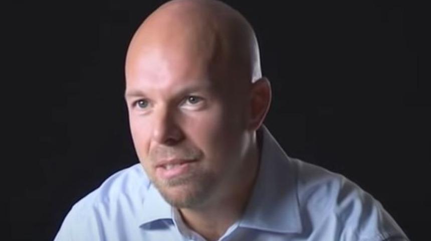 Zaman yolcusu olduğunu iddia etti! 2046 yılında kendisiyle buluştuğunu s&ouml;yledi