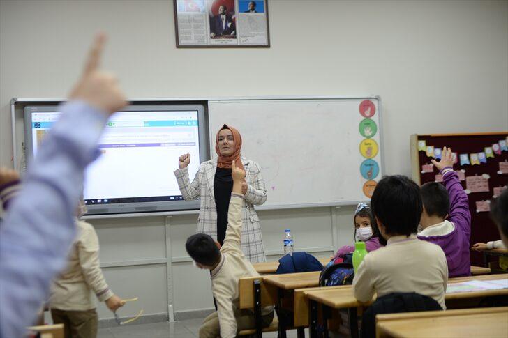 Meslektaşlarının gelişimine katkı sağlayan öğretmen Microsoft'tan ödül aldı G3