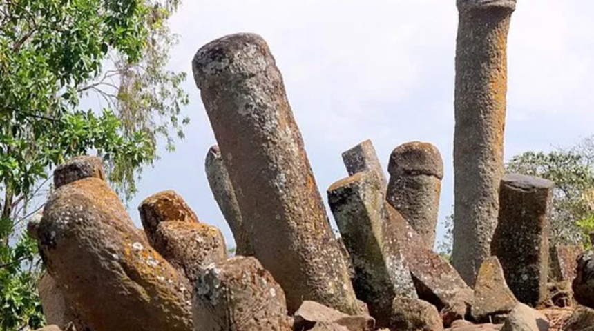 Milattan öncesine kadar uzanıyor! Etiyopya’daki penis şeklindeki anıtlar görenleri şaşkına çeviriyor
