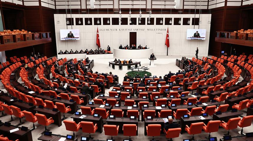 Son dakika: Mecliste Bakara suresi gerginliği