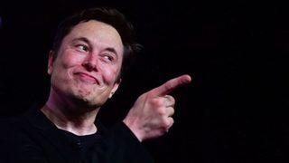 Elon Musk’a benzerliğiyle sosyal medyada popüler oldu! Milyonlarca kişi onu takip etti