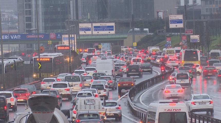 Son dakika: İstanbul'da trafik çilesi! Yüzde 81'e ulaştı