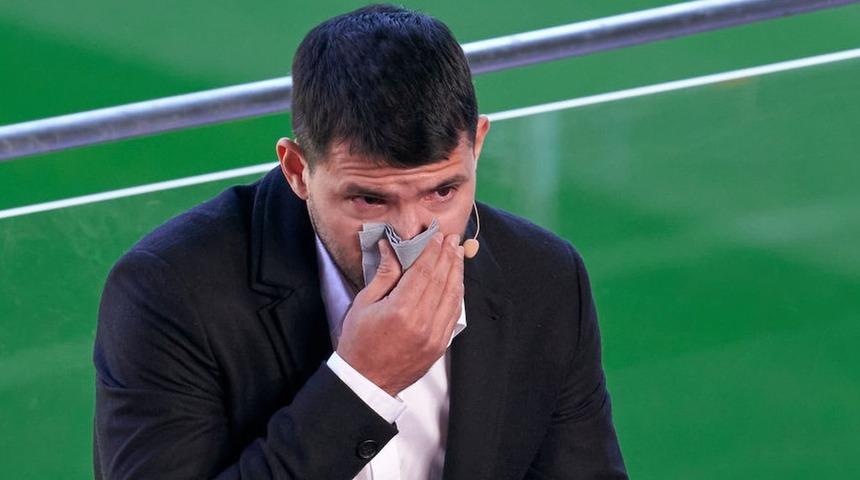 Aguero, kalp rahatsızlığı nedeniyle g&ouml;zyaşları i&ccedil;inde futbolu bıraktı