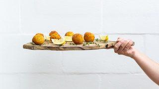 İçsiz köfte olur mu demeyin, böylesi de var: Yedikçe yemek isteyeceğiniz Adıyaman'a özel nefis yapıştırma tarifi