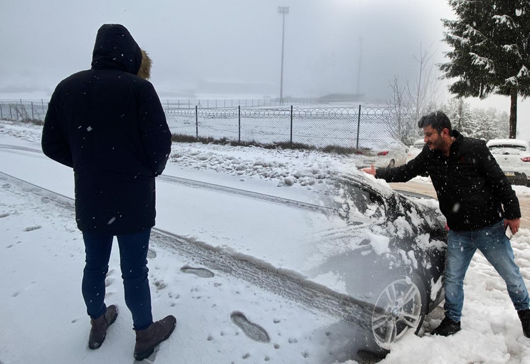 Son dakika: İstanbul'da ilk kar yağışı ger&ccedil;ekleşti! Meteorolojiden bir&ccedil;ok il i&ccedil;in yeni kar yağışı uyarısı