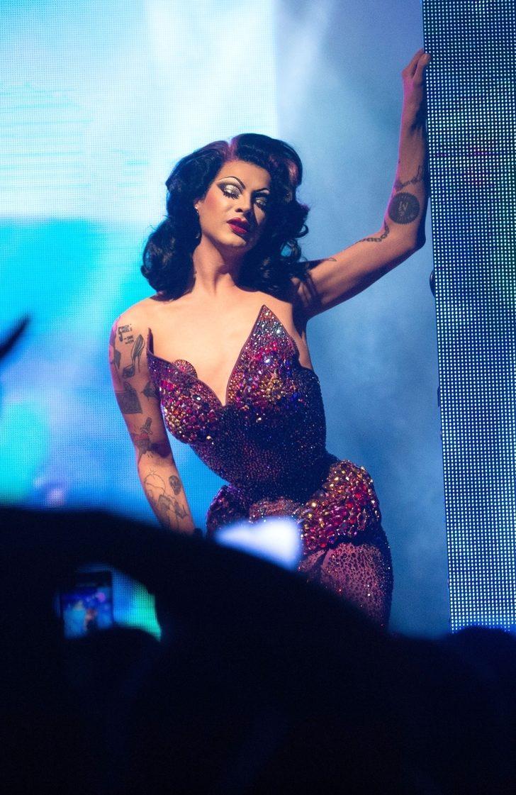 RuPaul'un yıldızı sahnede festivalde hayran bıraktı!  G1