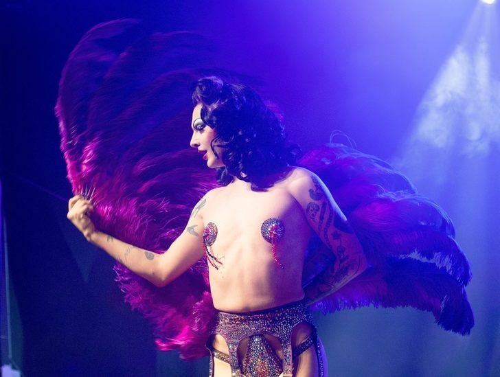 RuPaul'un yıldızı sahnede festivalde hayran bıraktı!  G4