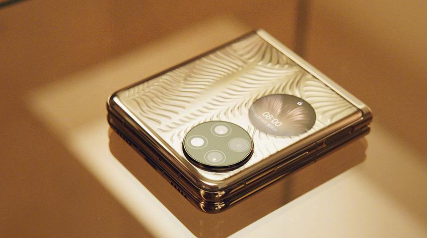 Huawei P50 Pocket'ın fotoğrafları internete düştü, tasarımı ile ilgili bilinmeyen kalmadı!