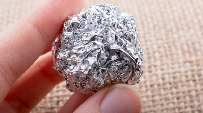 Çıkmayan lekeler, elektriklenen çamaşırlar tarih oluyor! Üstelik sadece biraz alüminyum folyo ile