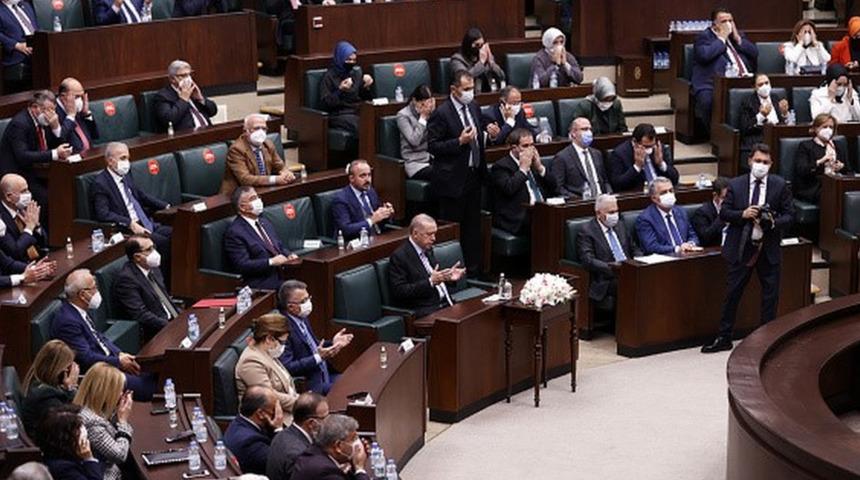 AKP, 'Ekonomik OHAL' iddialarına tepkili: 'Buhran yok, pahalılık var'